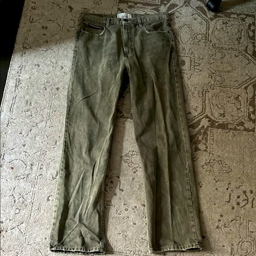 BDG URBAN OUTFITTERS Slight Distressed Olive Green Jeans Sz 31/32
